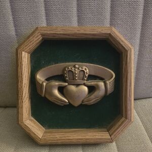 Claddagh Ring plaque Vintage 1993 Dimensional Shadowbox by Miller Studio